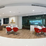 エミレーツ航空、シンガポール初の旗艦店