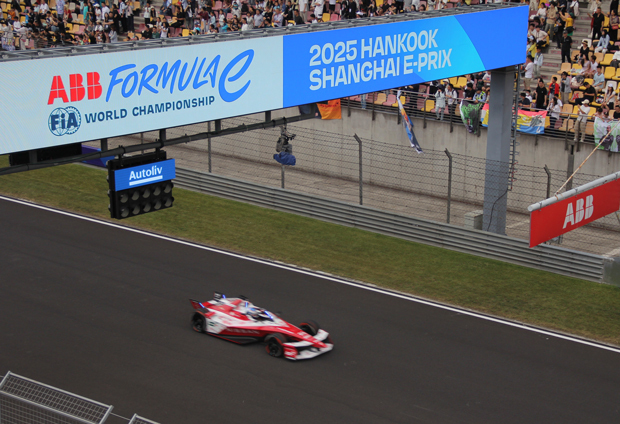 レースのＥＶ技術を市販車へ日産、フォーミュラＥで存在感