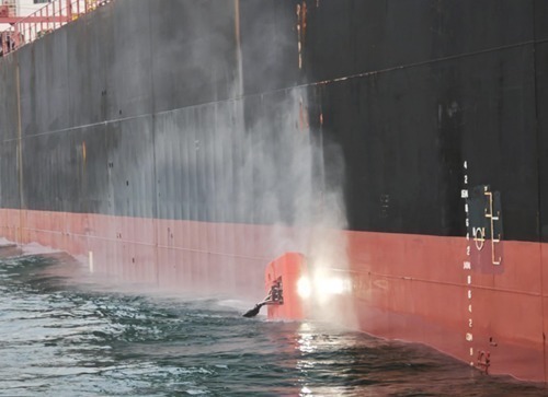 日本郵船と地場企業、船体洗浄で協業拡大