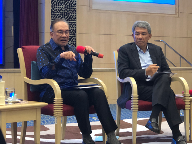 米国との貿易交渉はほぼ完了24日閣議で最終決定、協定調印へ